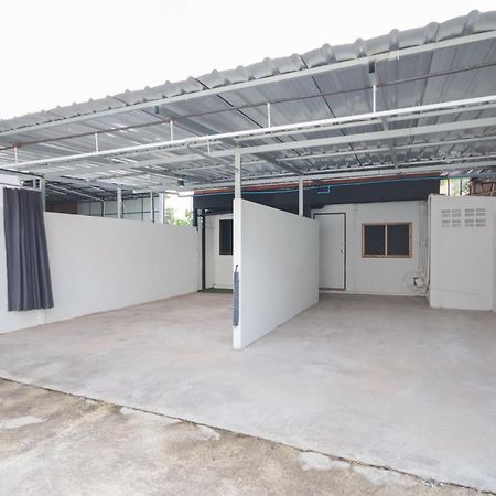 Oyo 1163 Eden Hostel Phuket Exterior photo
