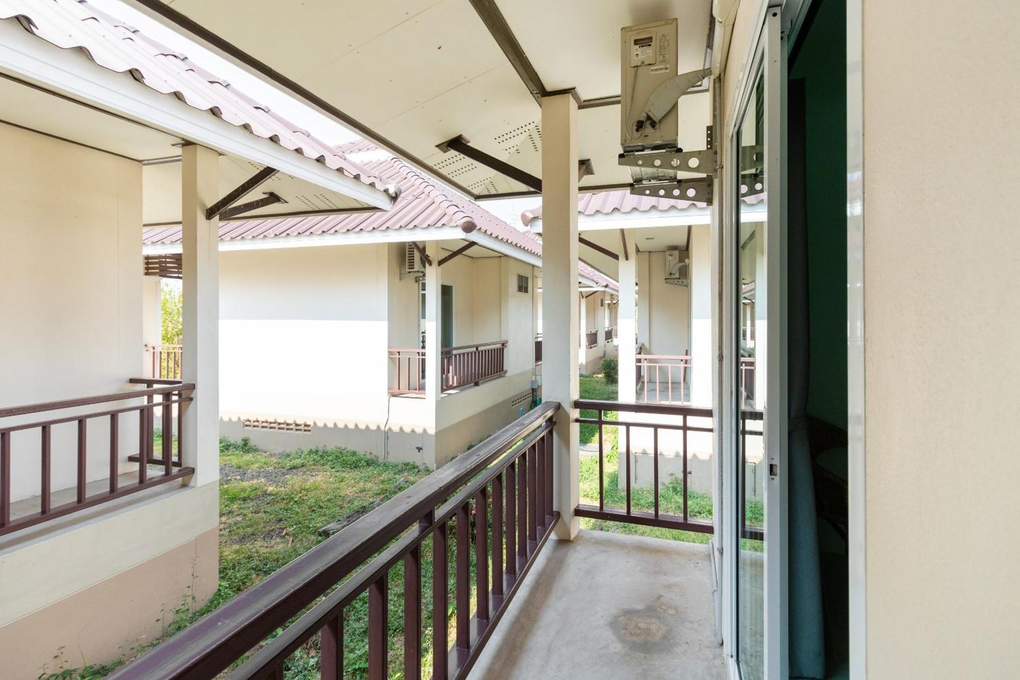 Oyo 1163 Eden Hostel Phuket Exterior photo