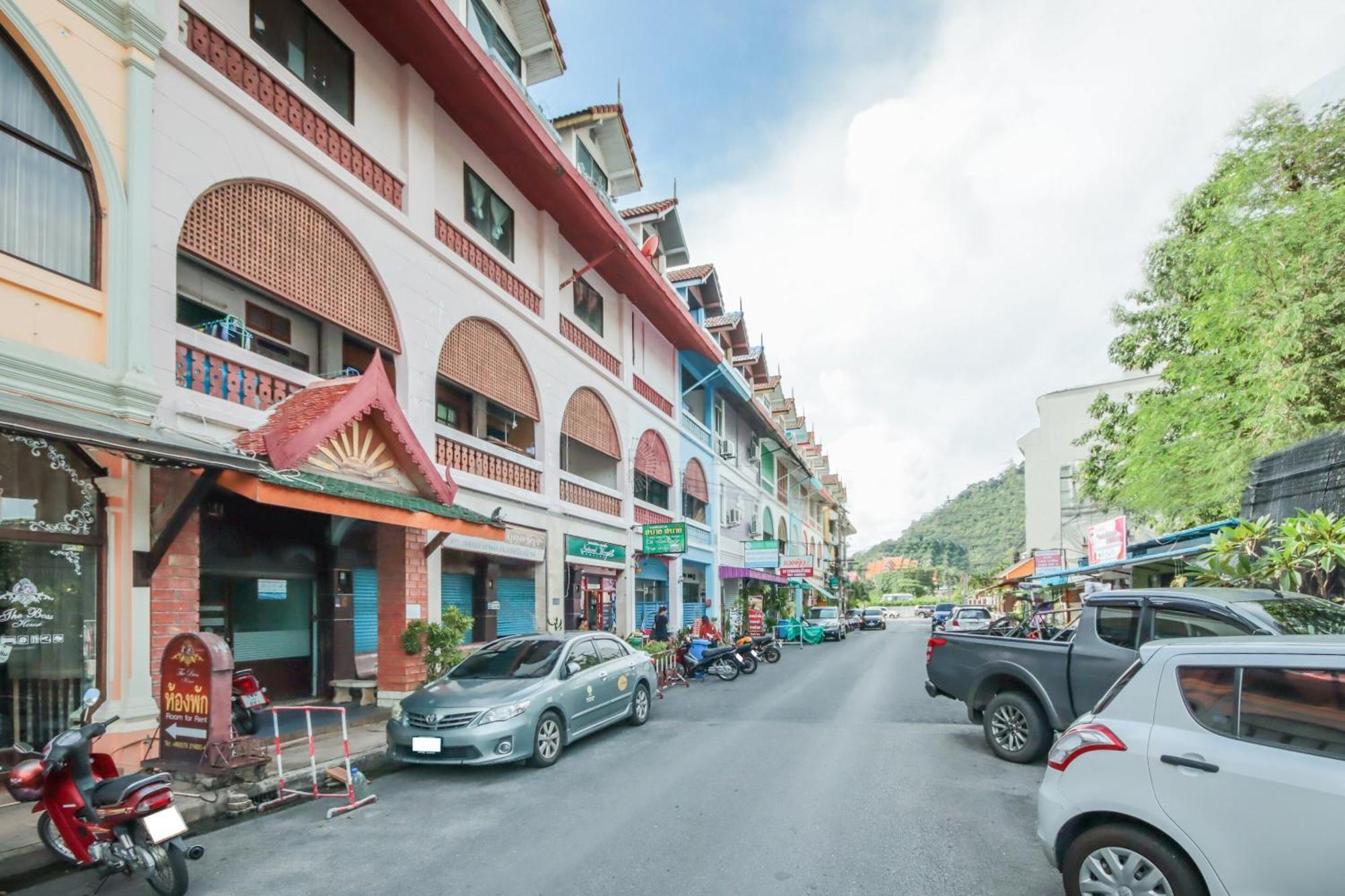 Oyo 1163 Eden Hostel Phuket Exterior photo