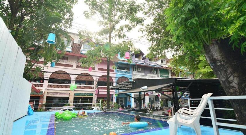 Oyo 1163 Eden Hostel Phuket Exterior photo
