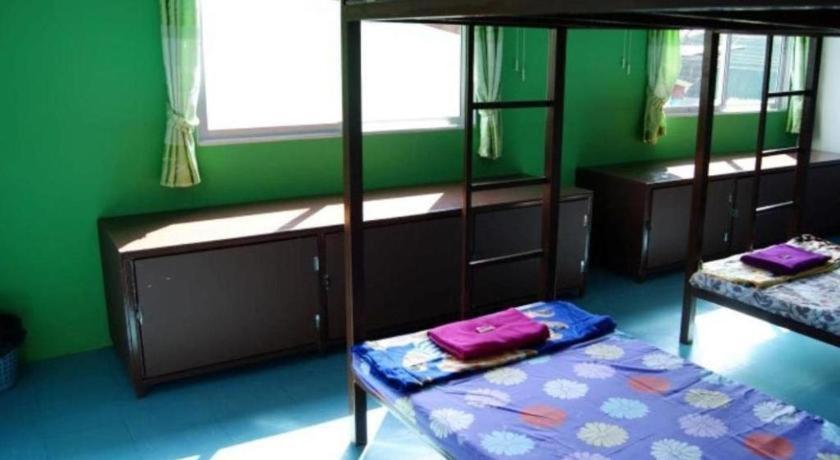 Oyo 1163 Eden Hostel Phuket Exterior photo